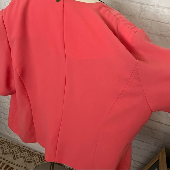 Short Sleeved Coral Blazer - Picture 9 of 14